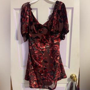 NWOT Missguided Off-the-Shoulder Velvet Floral Dress